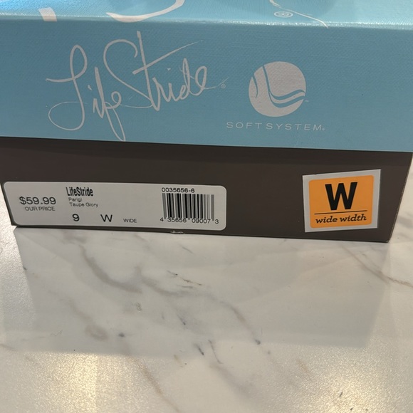 Nude Patent Pump Heel Shoe Size 9W - Picture 6 of 7